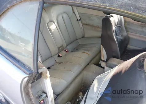 2001 Mercedes-Benz Clk 320 из США, поврежденный, VIN WDBLK65G81T063412